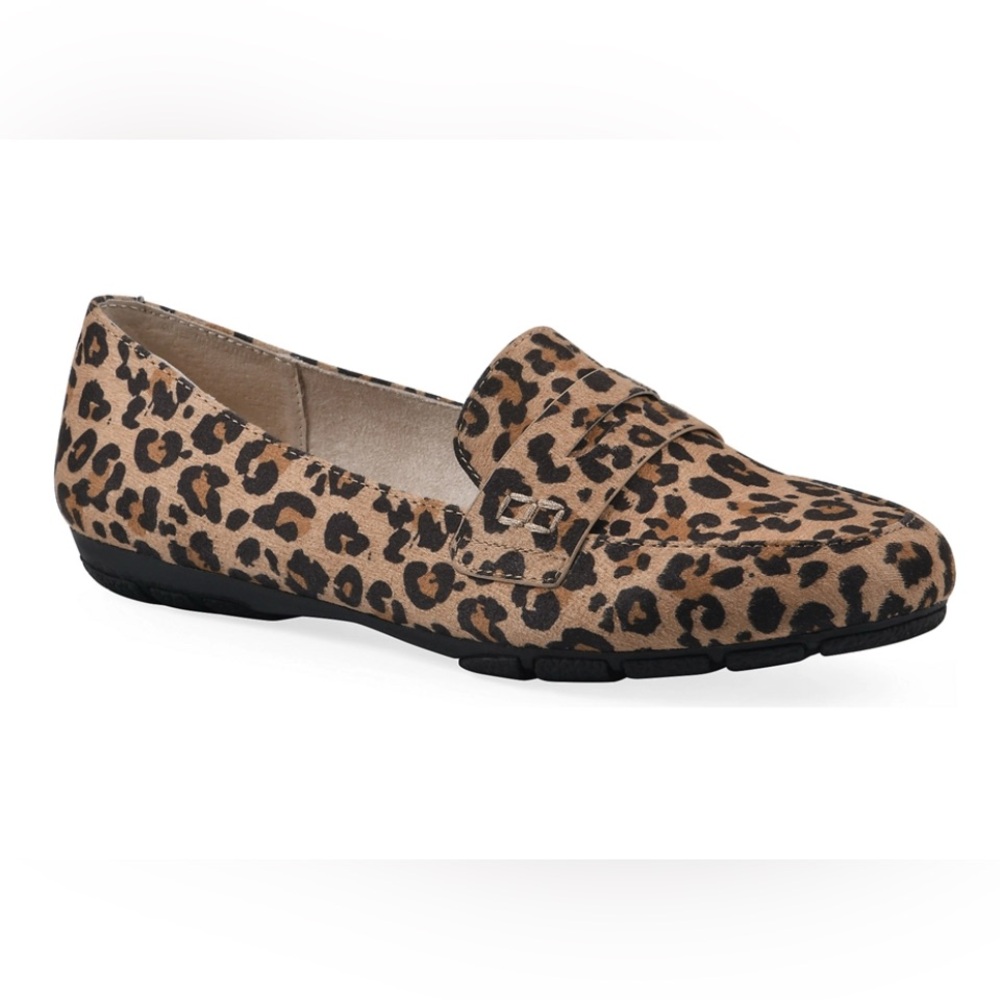 Cliffs by White Mountain Gently Leopard Print Loafers